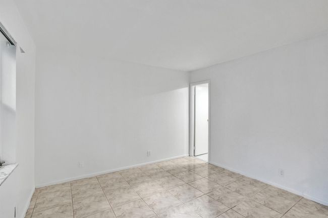 APT-202 - 6200 S Falls Circle Dr, Condo with 2 bedrooms, 2 bathrooms and null parking in Lauderhill FL | Image 15