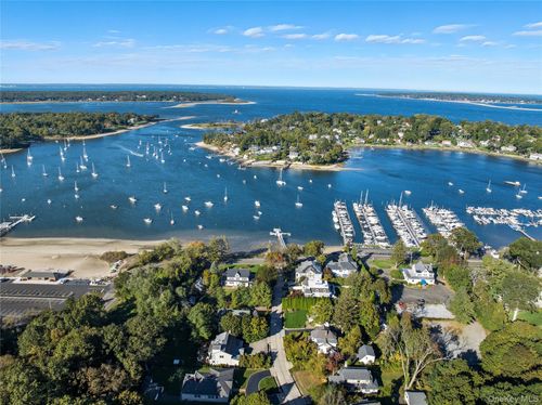 7 Landing Rd, Huntington, NY, 11743-1815 | Card Image