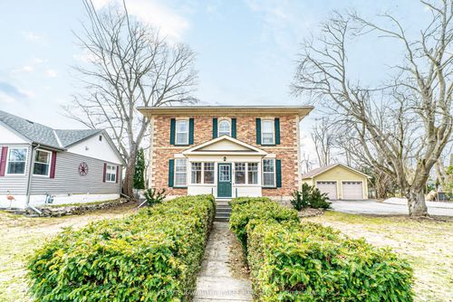 59 Regent St, Lindsay, ON, K9V3V3 | Card Image