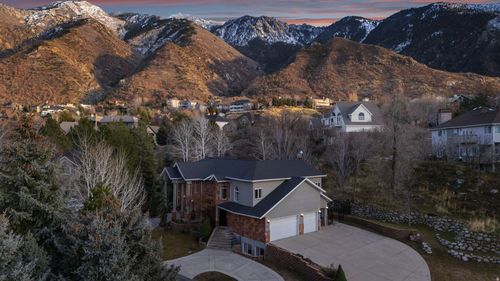 35 Lone Hollow Dr, Sandy, UT, 84092-5531 | Card Image