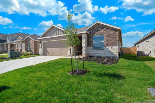 5822 Geronimo Dr, Seguin, TX, 78155 | Card Image