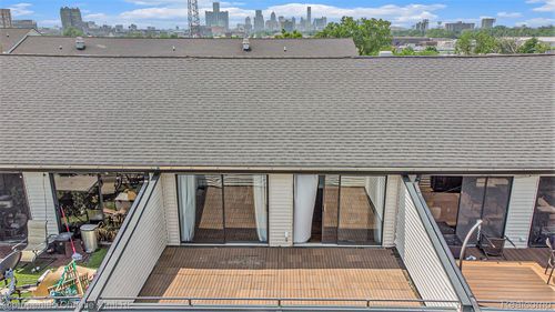 427-6533 E Jefferson Ave, Detroit, MI, 48207-4364 | Card Image