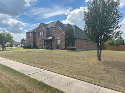 View of front of property featuring a front yard | Image 2