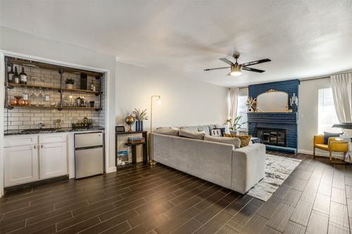 apt-126-8085 Meadow Rd, Dallas, TX, 75231-3410 | Card Image