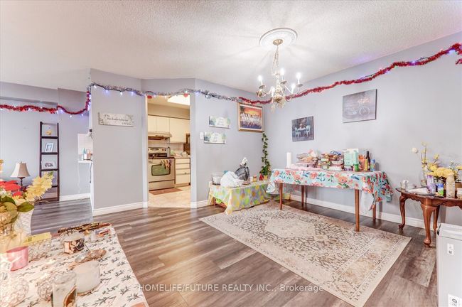 1004 - 12 Laurelcrest St, Condo with 2 bedrooms, 1 bathrooms and null parking in Brampton ON | Image 8
