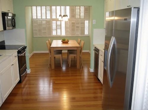 0-300 S Biscayne Blvd, Miami, FL, 33131 | Card Image
