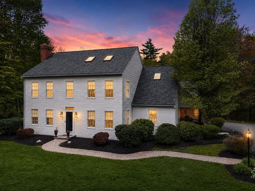 19 Bonnies Way, Hampstead, NH, 03841-5116 | Card Image