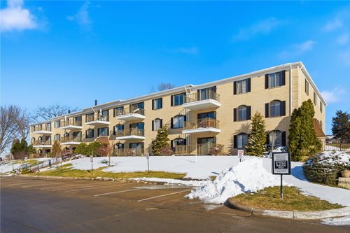 apt-310-2131 1st Ave Se, Cedar Rapids, IA, 52402-6360 | Card Image