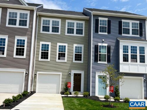 112 Oakshire Ct, WAYNESBORO, VA, 22980-1867 | Card Image