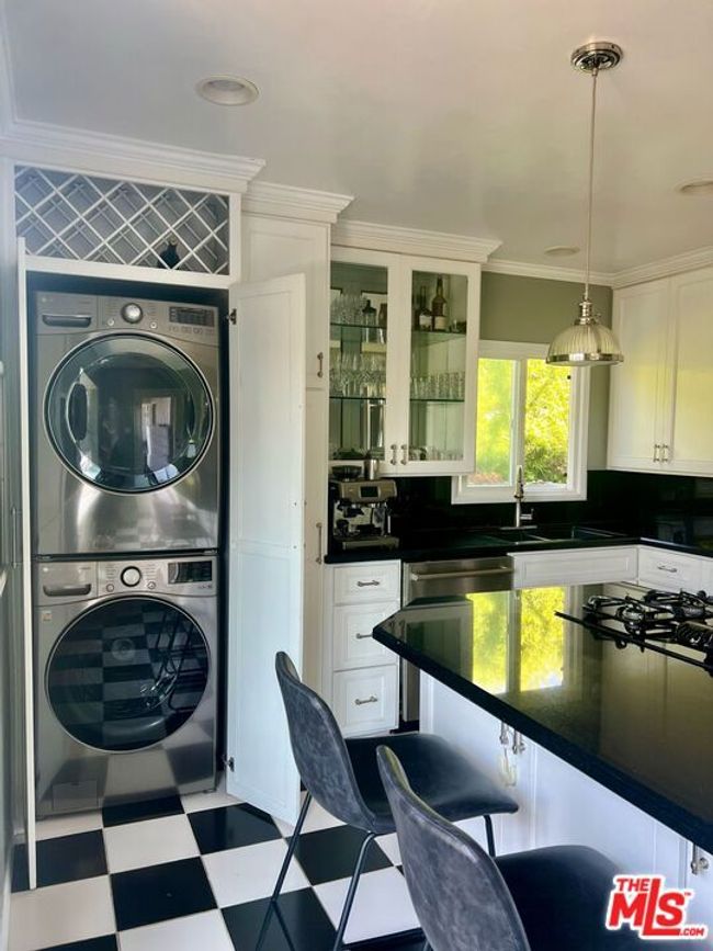 4209 E Theresa St, House other with 2 bedrooms, 1 bathrooms and null parking in Long Beach CA | Image 6