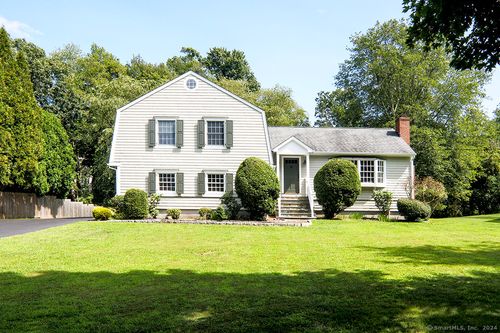 11 Beechwood Ln, Westport, CT, 06880-4524 | Card Image