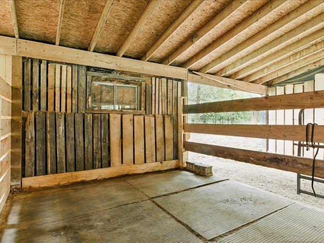 Horse Stall | Image 44
