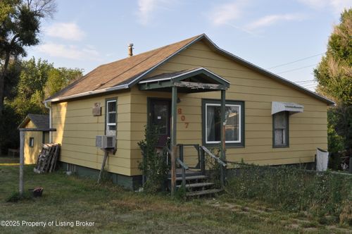 607 2nd St W, Lemmon, SD, 57638-1005 | Card Image