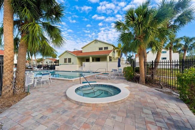 2387 - 2387 Hanover Dr, Townhouse with 3 bedrooms, 3 bathrooms and null parking in DUNEDIN FL | Image 90