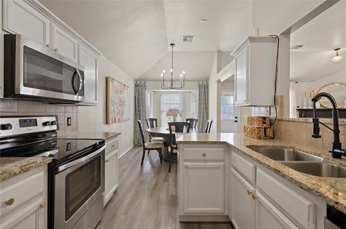 3401 Tecumseh Ridge Road, Norman, OK, 73069 | Card Image