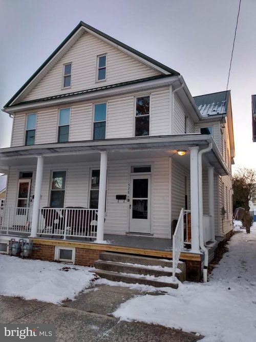 578 Nelson St, CHAMBERSBURG, PA, 17201-1710 | Card Image