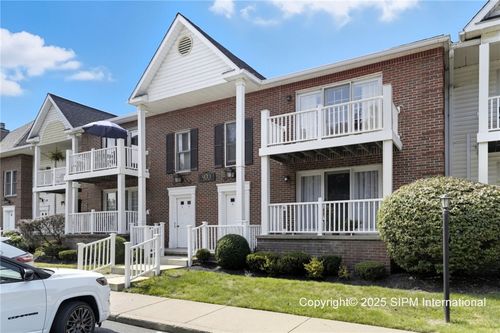 apt-e-970 Hopkins Rd, Amherst, NY, 14221-8319 | Card Image