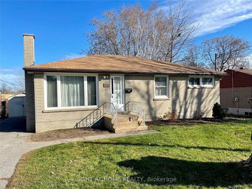 834 Downie St, Peterborough, ON, K9H4L3 | Card Image
