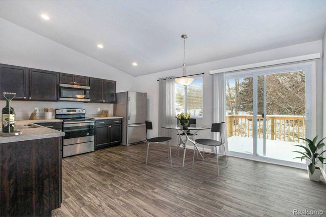 Virtually staged- kitchen | Image 29