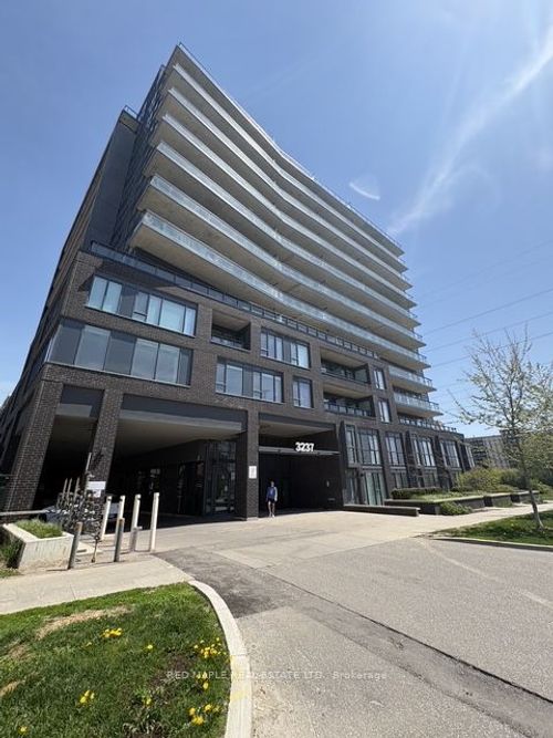 907-3237 Bayview Ave, North York, ON, M2K0G1 | Card Image