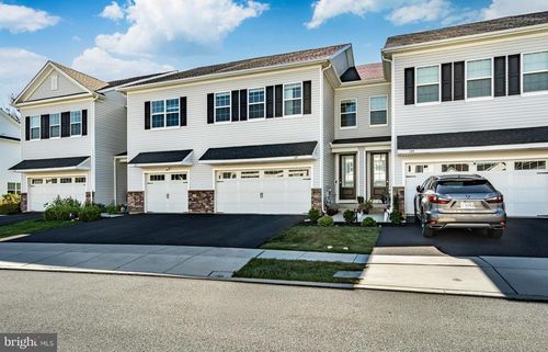 137 Knock Hill Dr, ROYERSFORD, PA, 19468-3493 | Card Image