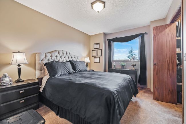 343 Shawinigan Place Sw, Home with 4 bedrooms, 2 bathrooms and 6 parking in Calgary AB | Image 32