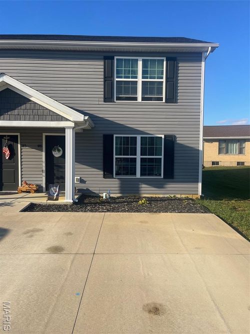 815 Navajo Trl, Warrenton, MO, 63383-3113 | Card Image