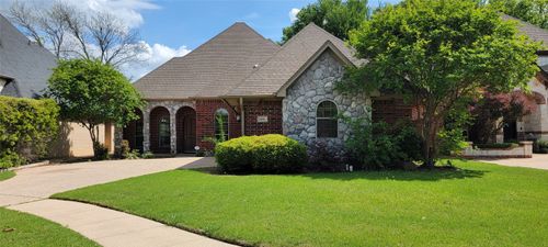 856 Merion Dr, Burleson, TX, 76028-3282 | Card Image
