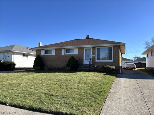 12416 Eastwood Blvd, Garfield Heights, OH, 44125-3905 | Card Image