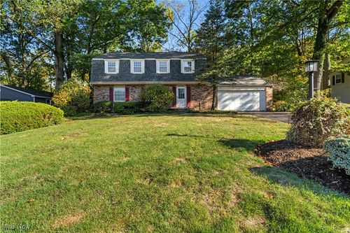 8545 Carriage Hill Dr Ne, Warren, OH, 44484-1623 | Card Image