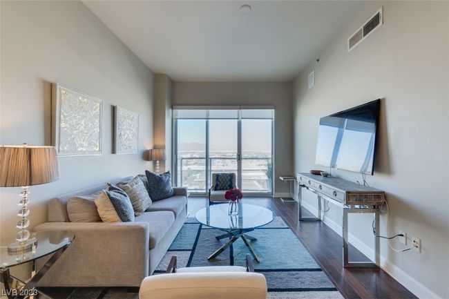 UNIT-1618 - 150 Las Vegas Blvd N, Condo with 1 bedrooms, 2 bathrooms and null parking in Las Vegas NV | Image 8