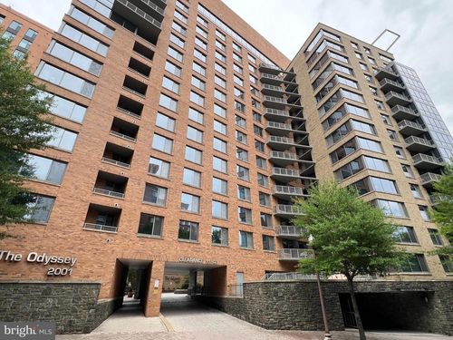 917-2001 15th St N, ARLINGTON, VA, 22201-2696 | Card Image