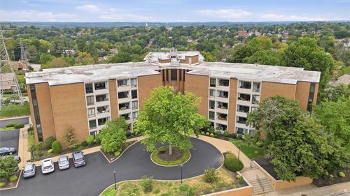 202-900 Washington Rd, Mt. Lebanon, PA, 15228 | Card Image