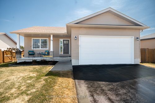 29 Terrance Drive, Petawawa, ON, K8H0H3 | Card Image