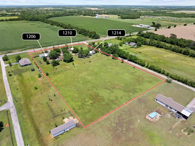 1210 E Fm 902, House other with 2 bedrooms, 2 bathrooms and null parking in Howe TX | Image 6