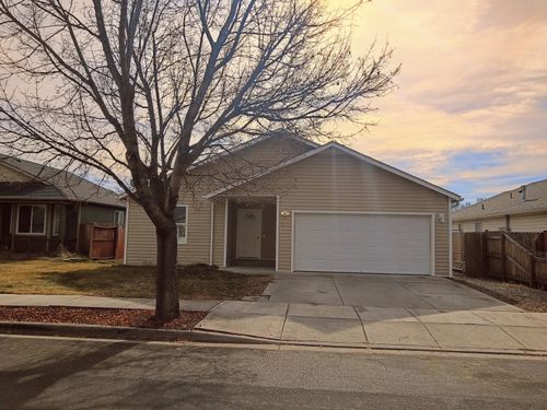 5594 Kellal Ln, Klamath Falls, OR, 97603-9030 | Card Image
