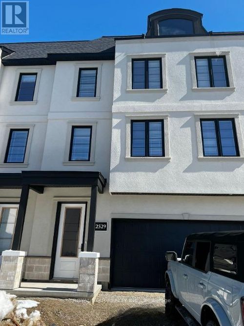 32-2529 Meadowlands Way, London, ON, N6G2N1 | Card Image