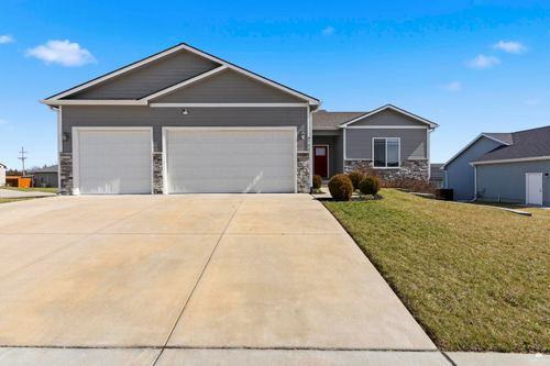 4753 Christine Cir, Manhattan, KS, 66502-1677 | Card Image