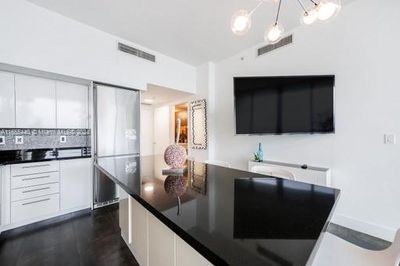 5108 - 92 Sw 3 St, Condo with 1 bedrooms, 1 bathrooms and null parking in Miami FL | Image 2