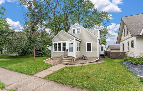 551 Pascal St N, Saint Paul, MN, 55104-2411 | Card Image