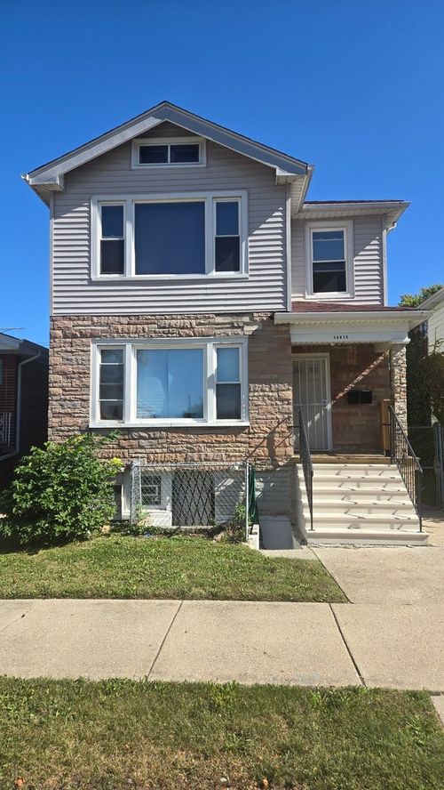 10015 S State St, Chicago, IL, 60628-2028 | Card Image