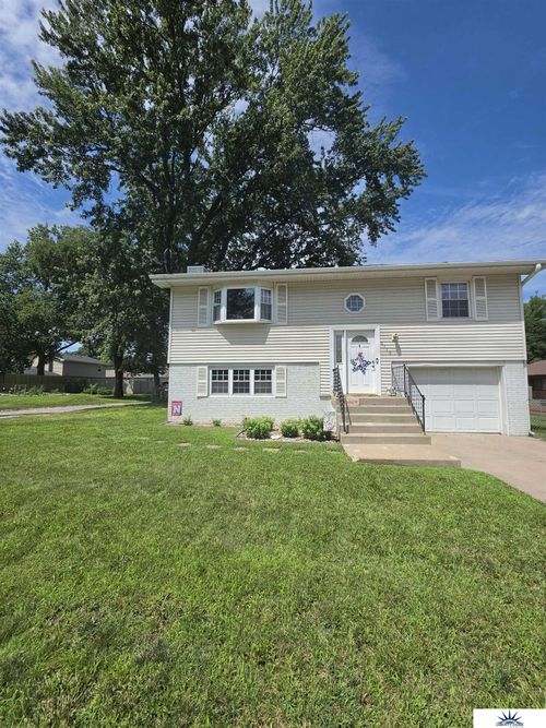 3713 S 56th St, Lincoln, NE, 68506-4503 | Card Image