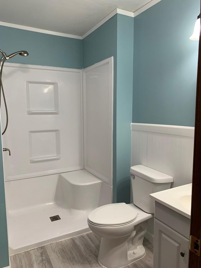 Main floor bathroom | Image 8