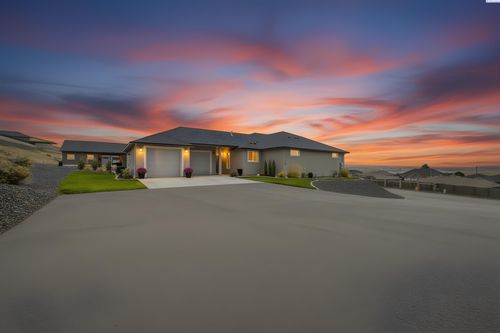 6657 Caspian Pl, West Richland, WA, 99353-8011 | Card Image