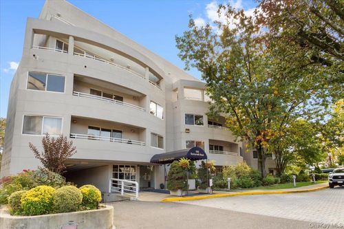 apt-3f-100 Cuttermill Rd, Great Neck, NY, 11021-3112 | Card Image