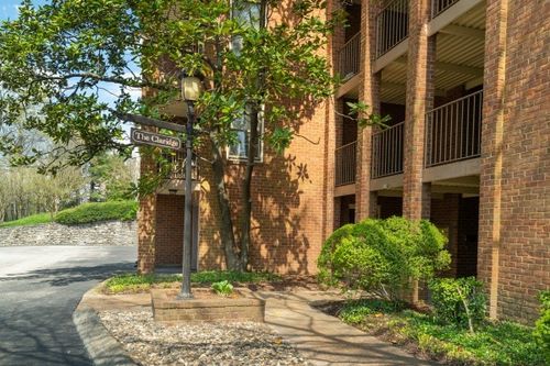 3198 Hillsboro Pike, Nashville, TN, 37215-1540 | Card Image