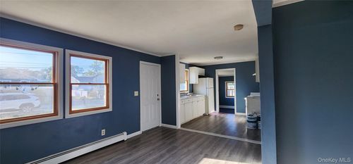 15 Hollywood Dr, Shirley, NY, 11967-3913 | Card Image