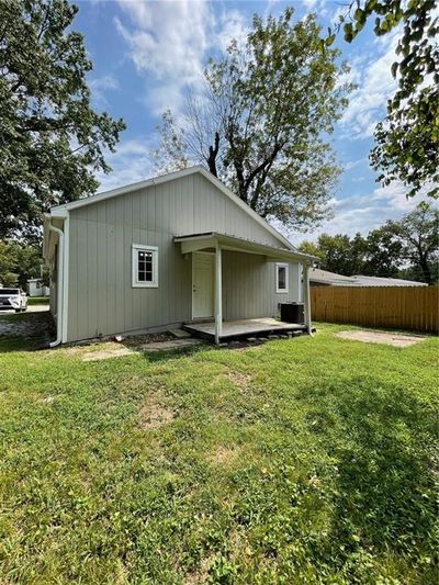 207 S Fifth Street, House other with 3 bedrooms, 2 bathrooms and null parking in Clinton MO | Image 3