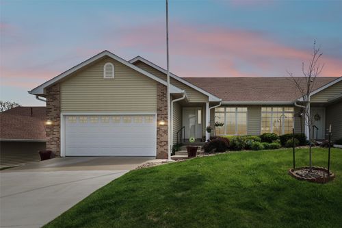 613 Trail Ridge Rd, Indianola, IA, 50125-1088 | Card Image