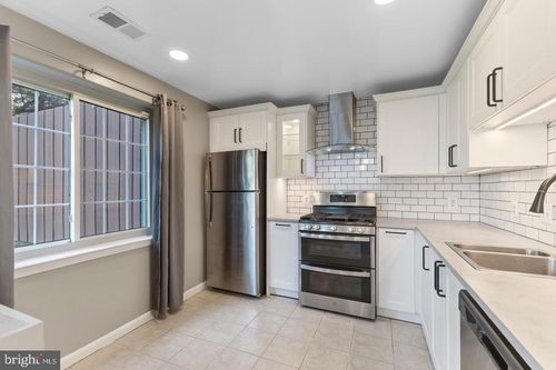 101-8244 Catbird Cir, LORTON, VA, 22079-4607 | Card Image